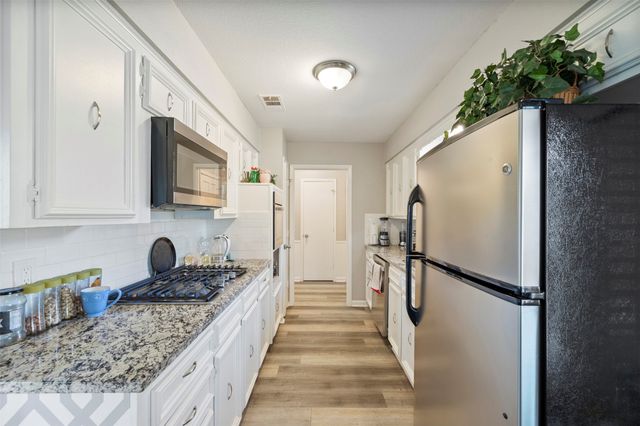 710 Waynelee Drive, Lancaster, TX 75146