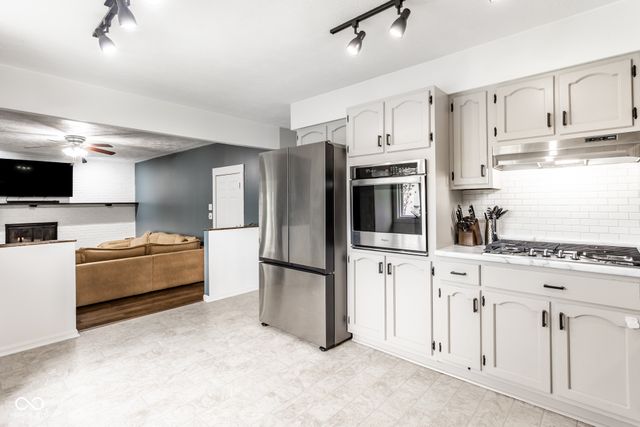 705 Green Meadow Drive, Greenwood, IN 46143