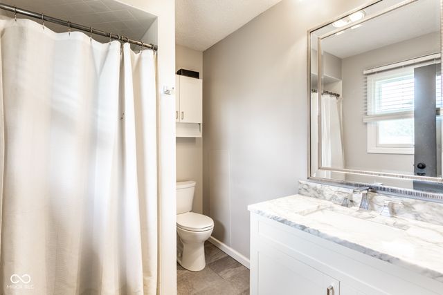 705 Green Meadow Drive, Greenwood, IN 46143