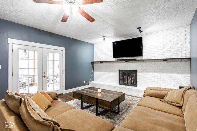 705 Green Meadow Drive, Greenwood, IN 46143