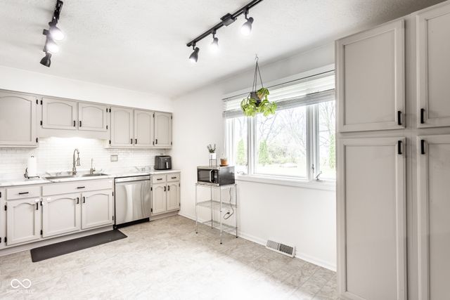 705 Green Meadow Drive, Greenwood, IN 46143