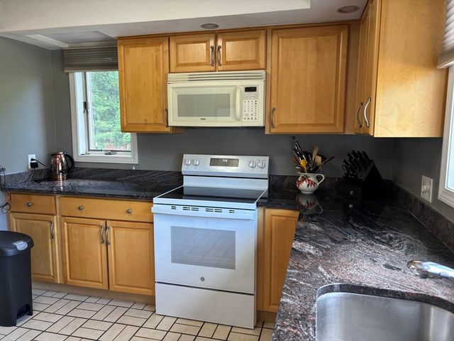 701 Sherwood Forrest Lane 701, Saugus, MA 01906