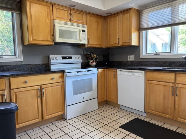701 Sherwood Forrest Lane 701, Saugus, MA 01906