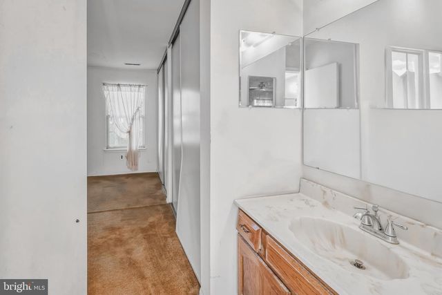 30 KELLY DR, Deptford, NJ 08096