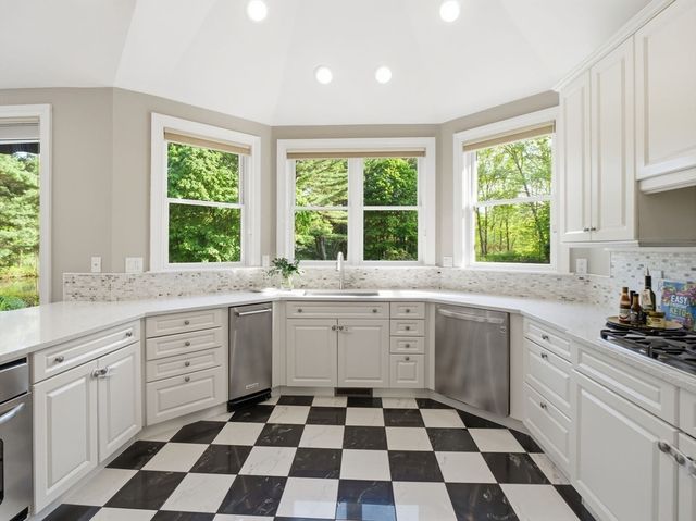 59 William St, Andover, MA 01810