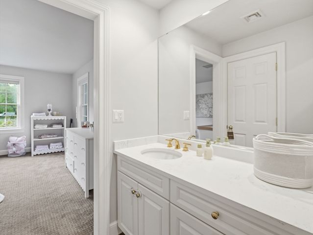 59 William St, Andover, MA 01810