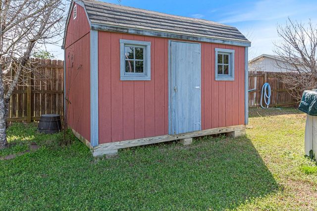 201 Walden Green Drive, Raeford, NC 28376