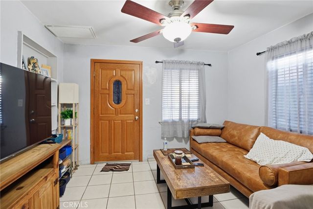 1038 Hollister St, San Fernando, CA 91340
