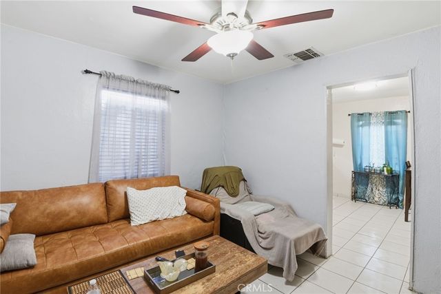 1038 Hollister St, San Fernando, CA 91340