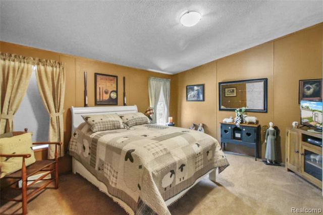 29311 Hidden River Drive, Gibraltar, MI 48173