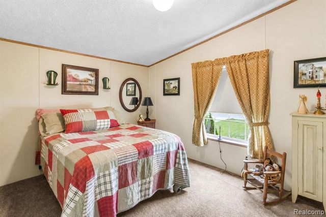 29311 Hidden River Drive, Gibraltar, MI 48173