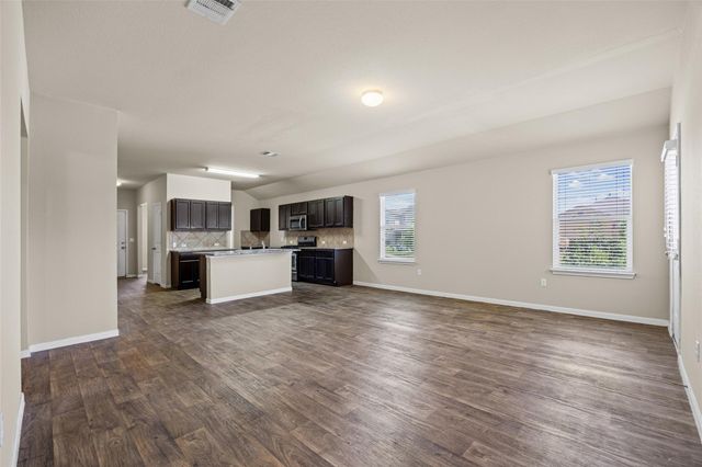 111 Hess DR, Kyle, TX 78640