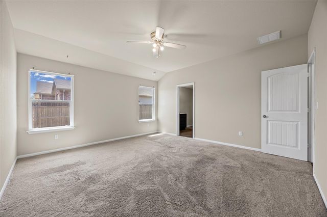 111 Hess DR, Kyle, TX 78640