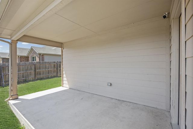111 Hess DR, Kyle, TX 78640