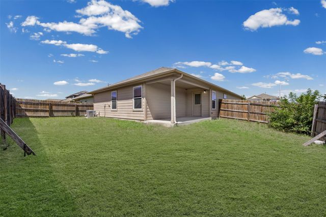 111 Hess DR, Kyle, TX 78640