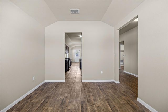 111 Hess DR, Kyle, TX 78640