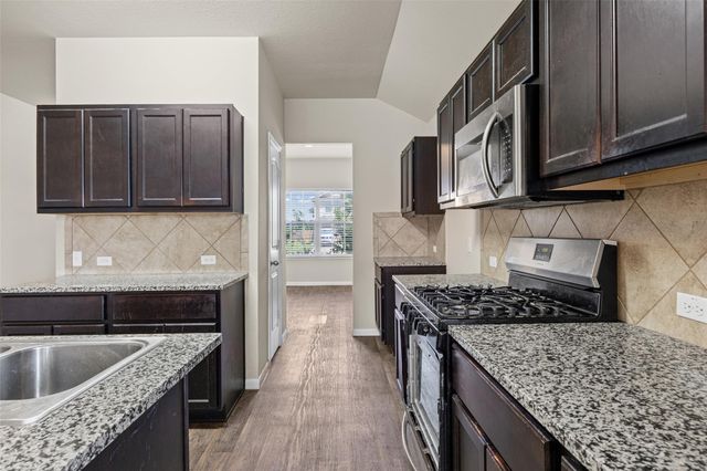 111 Hess DR, Kyle, TX 78640