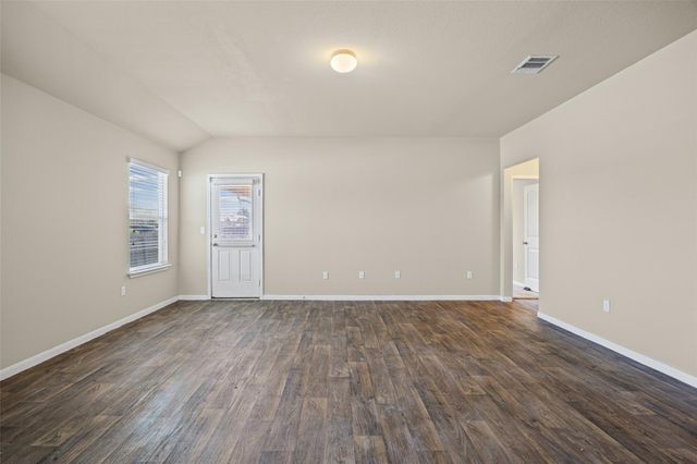 111 Hess DR, Kyle, TX 78640