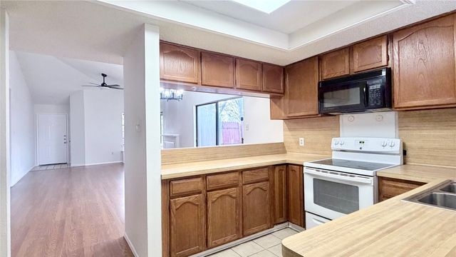 5815 Timbercrest Drive, Arlington, TX 76017