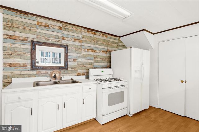 17 2ND AVE, Baltimore, MD 21225