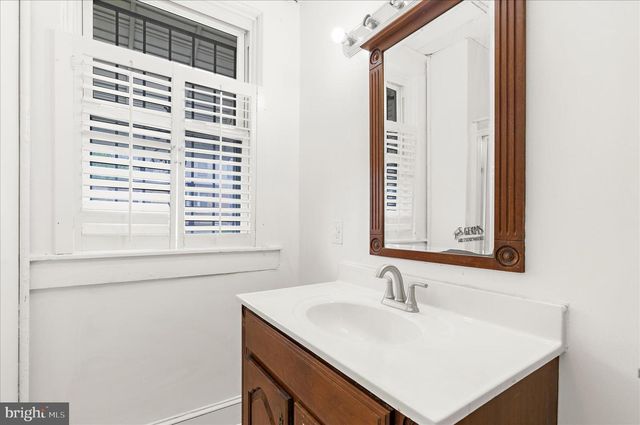 17 2ND AVE, Baltimore, MD 21225