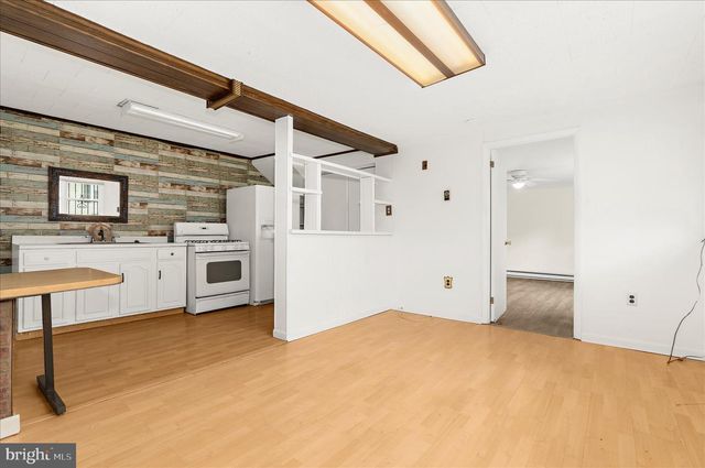 17 2ND AVE, Baltimore, MD 21225