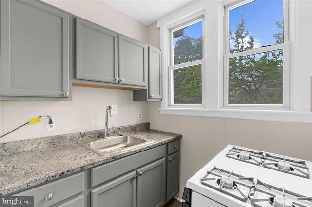 17 2ND AVE, Baltimore, MD 21225