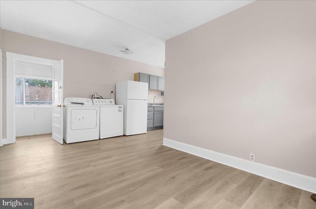 17 2ND AVE, Baltimore, MD 21225