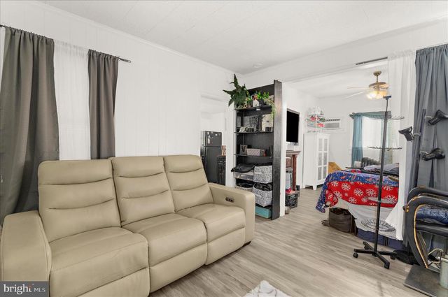 17 2ND AVE, Baltimore, MD 21225