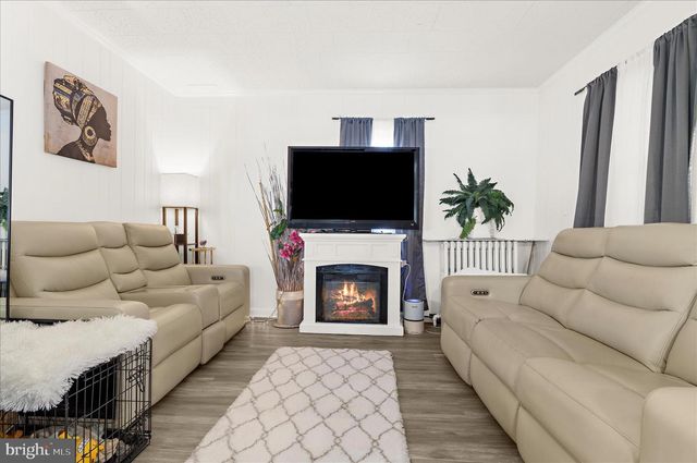 17 2ND AVE, Baltimore, MD 21225