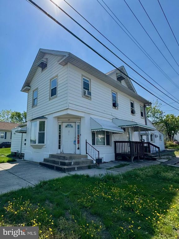 17 2ND AVE, Baltimore, MD 21225