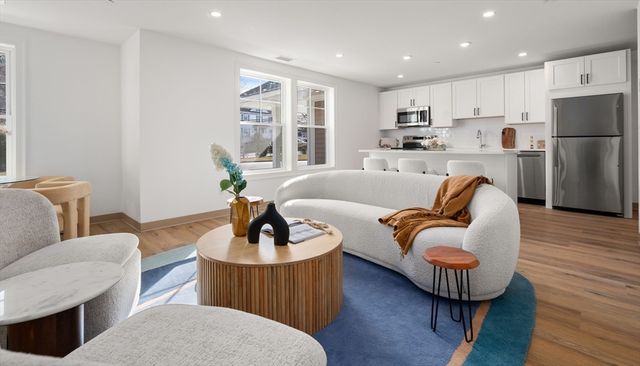 26 Union Street 102, Natick, MA 01760