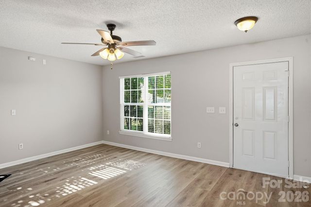 1528 Harland Street, Charlotte, NC 28216