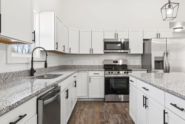 158 Sky View Meadow Dr, Crossville, TN 38555