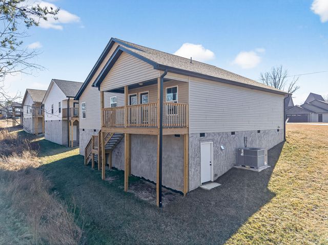 158 Sky View Meadow Dr, Crossville, TN 38555