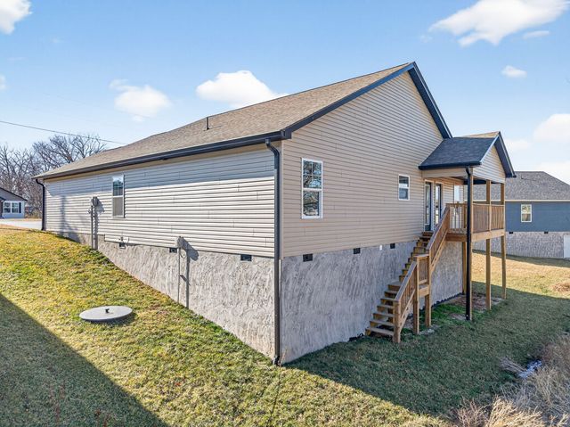 158 Sky View Meadow Dr, Crossville, TN 38555