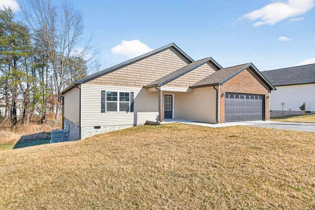 158 Sky View Meadow Dr, Crossville, TN 38555