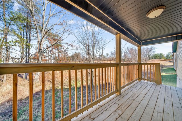 158 Sky View Meadow Dr, Crossville, TN 38555