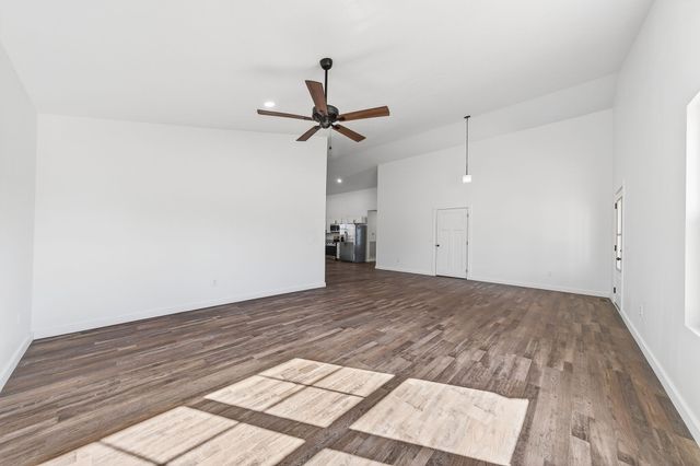 158 Sky View Meadow Dr, Crossville, TN 38555