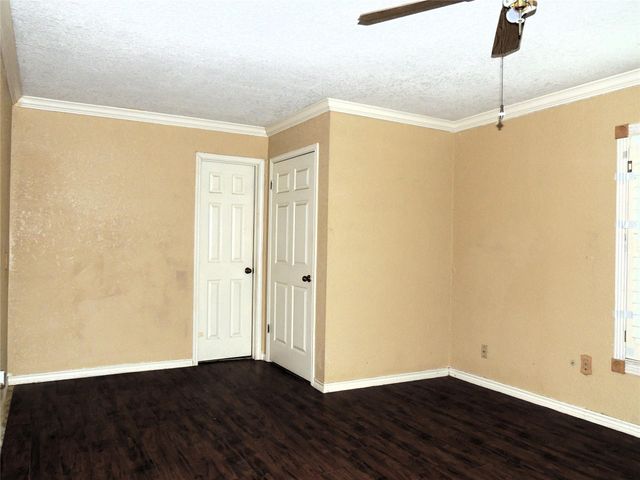 133 Hillcrest DR, Luling, TX 78648