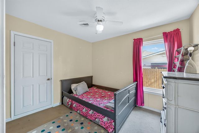 133 Hillcrest DR, Luling, TX 78648