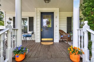 17 Riggs Place, Locust Valley, NY 11560