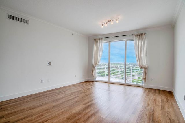 1551 N Flagler Drive Ph8, West Palm Beach, FL 33401
