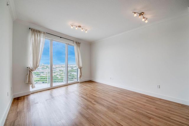 1551 N Flagler Drive Ph8, West Palm Beach, FL 33401