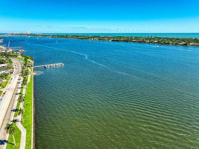 1551 N Flagler Drive Ph8, West Palm Beach, FL 33401