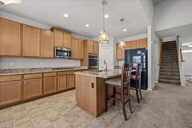 2031 Herons Pointe LN, Suffolk, VA 23434
