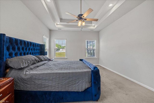 2031 Herons Pointe LN, Suffolk, VA 23434