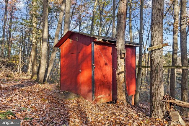 64 HEMLOCK HILL RD, Airville, PA 17302