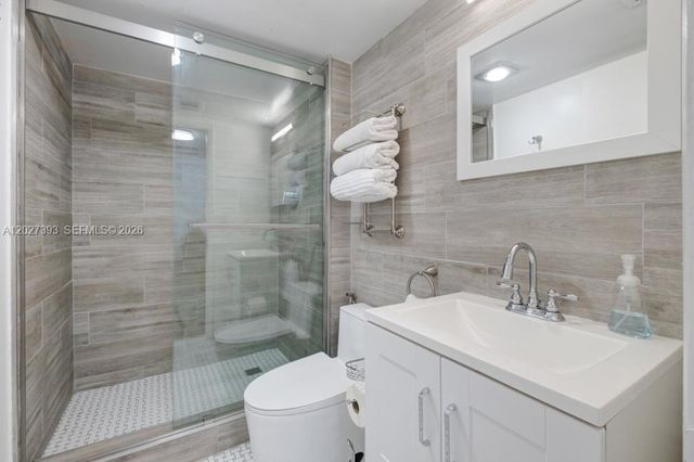 20505 E Country Club Drive 143, Aventura, FL 33180
