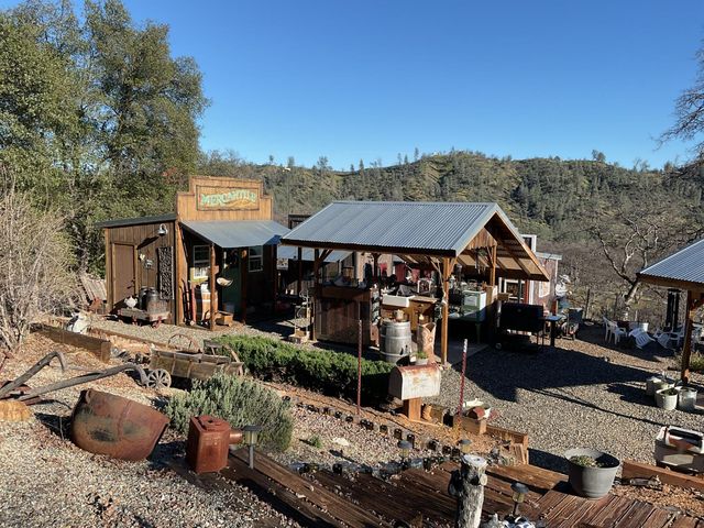 9390 Platina Rd, Ono, CA 96047